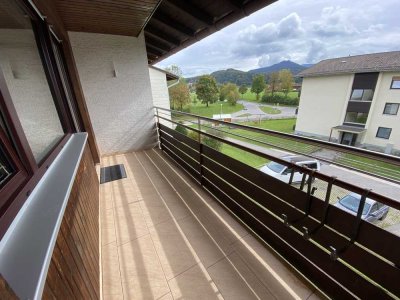 Schöne 3-Zimmer-Wohnung in super zentraler Lage mit Balkon und Bergblick  in Siegsdorf