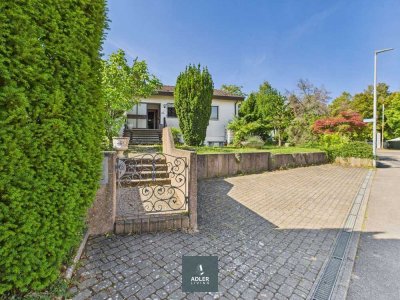 FAMILIENTRAUM - Einfamilienhaus + ELW, Garten und Doppelgarage sowie Außenstellplätzen