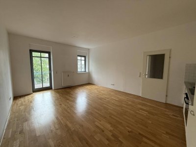 IDEAL aufgeteilte 4-Zimmer Wohnung + Balkon in zentraler Lage ++Videorundgang++
