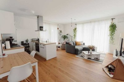 Exklusive, vollständig renovierte 1,5-Zimmer-Wohnung mit EBK in Freital