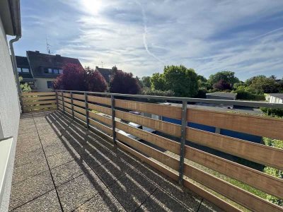 Duisburg Huckingen: 2,5- Zimmer-Wohnung mit Sonnebalkon!