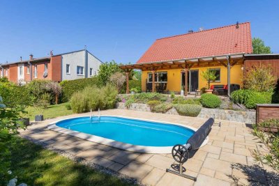 Voll ausgestattetes Einfamilienhaus in Altlandsberg - Mit Einbauküche, Fußbodenheizung, Pool u.v.m.