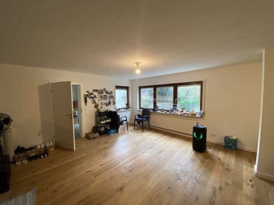 Süße 1,5 Zimmer-Wohnung mit Stellplatz