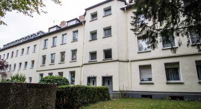 Beständig investieren, nachhaltig profitieren - vermietete 3 Zimmer EG Wohnung in Krefeld-Baakeshof