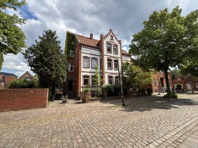 Wohnen & Arbeiten im historischen Ambiente – Charmantes Mehrfamilienhaus in bester Lage