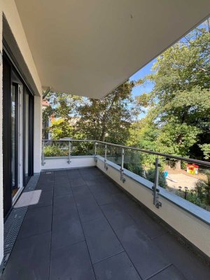 3 Raum Wohnung 99qm ab 01.01.26, *TG*, *EBK*, *Aufzug*, *Keller*, *Balkon*, *idyllische Lage*