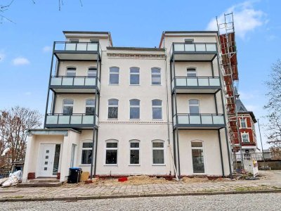 Bezugsfreie 2-Zimmer-Altbauwohnung mit Balkon und PKW-Stellplatz in Brandenburg an der Havel