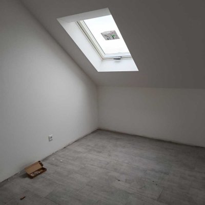 2 Zimmer Dachgeschoss Wohnung