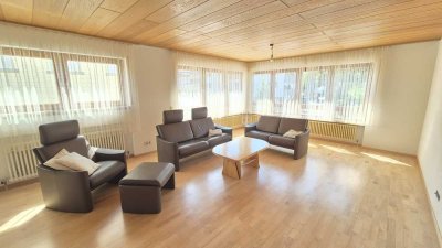 Schöne und gepflegte 2,5-Zimmer-Wohnung mit EBK in Donzdorf