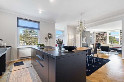 Altbauwohnung der Extraklasse, modern perfektioniert – Traumdomizil mit Panoramablick!