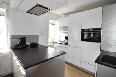 Geräumige Wohnung mit Garten, Pool und Garage in Aschbach!