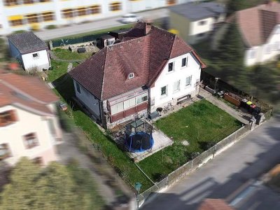 Sanierungsbedürftiges Einfamilienhaus mit Garten in Emmersdorf!