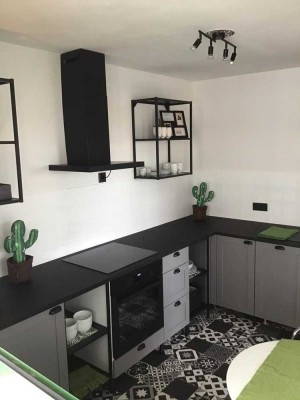 Attraktive 2 ZW in einem gepflegte MFH mit Balkon, TG