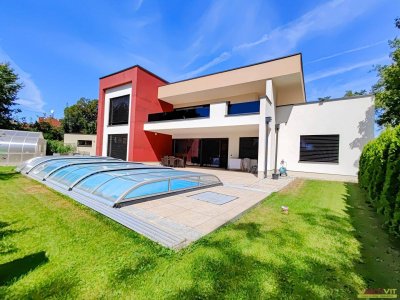 Architektenhaus mit Dachterrasse, Pool &amp; Garten – Luxusobjekt in Braunau.