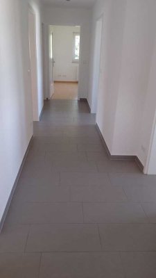 Renovierte 4-Zi.-Wohnung incl. Garage, Kellerraum, zentrumsnah in Ellwangen