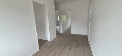 Helle 2,5 ZKB Wohnung mit Balkon in zentraler Lage an Selbstzahler zu vermieten