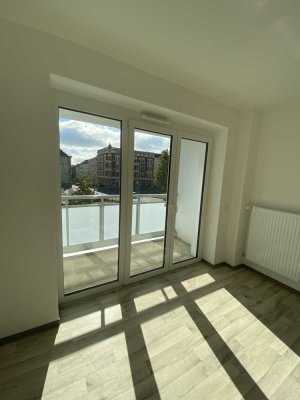 Barrierefrei & modern: 2-Raum-Wohnung mit Balkon und Aufzug