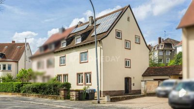 Fortlaufend modernisiertes Mehrfamilienhaus mit drei Parteien in bester Lage von Alt-Saarbrücken