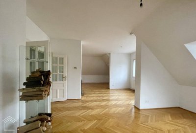 Altbauwohnung in wunderschöner Stilvilla - ein Zuhause für gehobene Ansprüche!