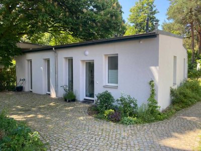Wohnen & Arbeiten unter einem Dach: Neuwertige Single-Wohnremise in bester Hermsdorfer Lage!