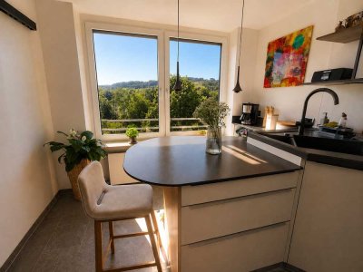 Einziehen statt renovieren: 105 m² mit Stadtweiherblick | Loggia | Aufzug | Garage | modernisiert