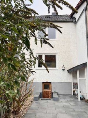 Klein, fein und bezugsfertig - charmantes Reihenhaus mit Garten