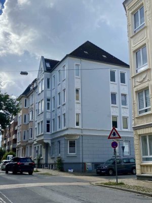 Gemütliche modernisierte 2 Zimmer Wohnung Friesische Str.