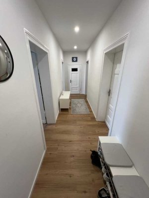 Zentrumnahe, helle 4 Zimmer-Wohnung, WG-tauglich, Küche optional, Fernwärme