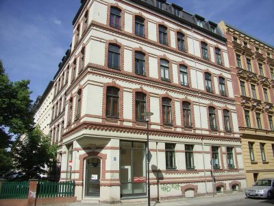 Buy&Hold: Dein Start für`s Immobilien- Portfolio | vermietete 2-Zimmer Whg mit EBK im san. Altbau