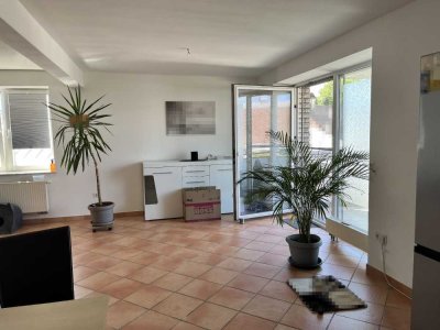 Großzügige und modern ausgestattete 2-Zimmer-Wohnung mit Balkon und 2 PKW-Stellplätzen