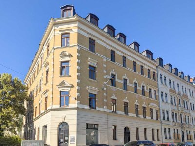 WG-geeignete Helle 2-Zimmer-Wohnung mit Balkon & Einbauküche in Gohlis-Mitte