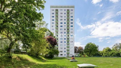 Bezugsfreie 3-Zimmer-Wohnung mit Loggia, Tiefgaragenstellplatz und Aufzug in Lübeck-Moisling