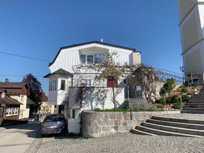 Charmante 2-Zimmer-Maisonette-Wohnung mit möblierter Küche und großer Terrasse im Zentrum von Waldzell