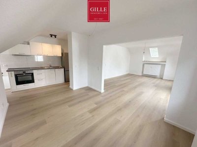 Erstbezug nach Sanierung: Helle 3-Zimmer-Dachgeschosswohnung mit Einbauküche im Neusser Lukasviertel