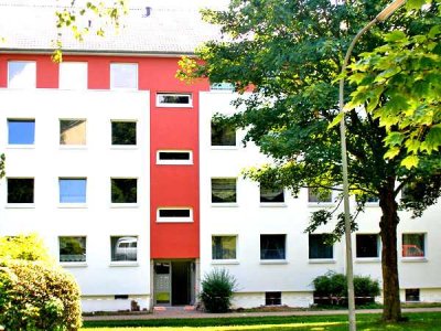 Helle Erdgeschosswohnung mit Balkon