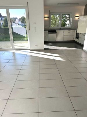 Erdgeschoss: 2,5-Zimmer, barrierefrei, helle & gepflegte - ideal für seniorengerechtes Wohnen