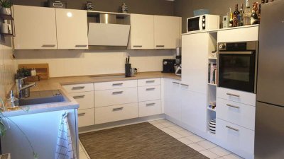 ***Modernisierte 3-ZW mit Balkon, hochwertiger EBK und neuen Bädern in Nidderau