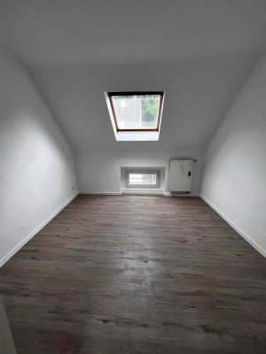 Helle Dachgeschosswohnung in zentraler Lage von Wuppertal!