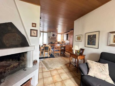 **KOMFORTABLES ZUHAUSE MIT BALKON IN TOPLAGE**