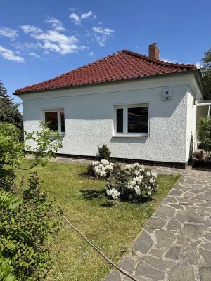 Möbliertes Einfamilienhaus in Berlin - Rudow  (Mindestmietzeit 2 Monate)