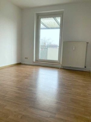 + 2 Zimmer - Großer Balkon +
