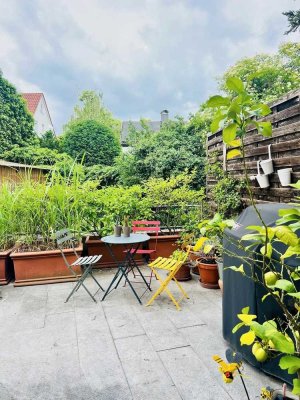 Lichtdurchflutete 3,5-Maisonette-Wohnung mit Sonnenterrasse & Sauna in begehrter Lage