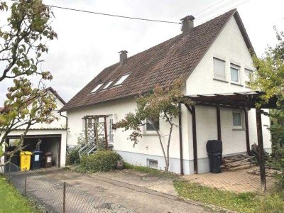 Endlich Platz für die ganze Familie! Attraktives Zweifamilienhaus in Urbach!