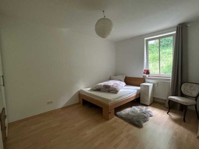 Wohnen mit Charakter: Gepflegte Zweizimmerwohnung in Landshut