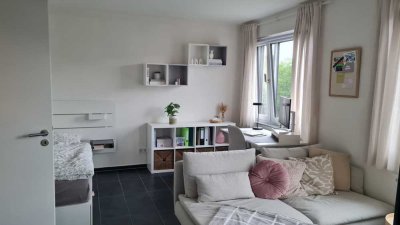 Modernes Appartment mit Küche und Kellerabteil