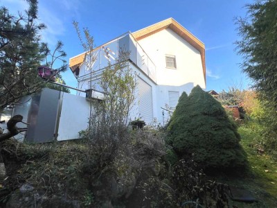 Komplett renovierte Doppelhaushälfte im Herzen von Lonsee