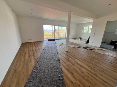Erstbezug! Traumhafte Neubauwohnung mit unverbaubarem Panoramablick Bezug ab August