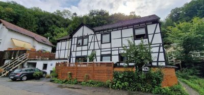 Exklusive Eigentumswohnung in historischem Fachwerk-Zweifamilienhaus mit Terrasse und Garage