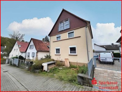 Freies Dreifamilienhaus mit Garage in beliebter Lage