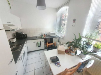 Lichtdurchflutetes 1-Zimmerapartment, zentral gelegen mit Einbauküche!